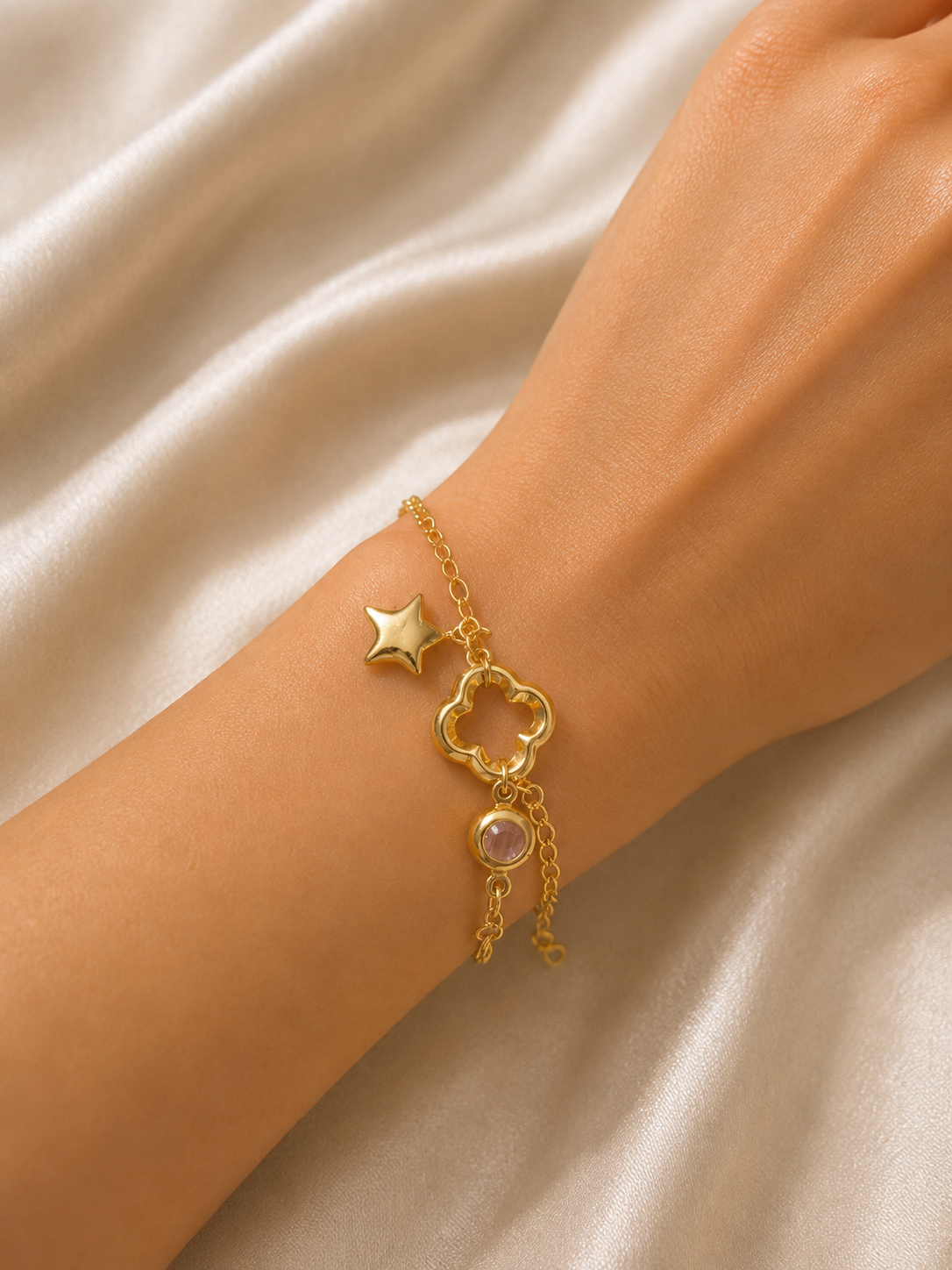 Pulsera de Oro 14K con Dijes Decorativos