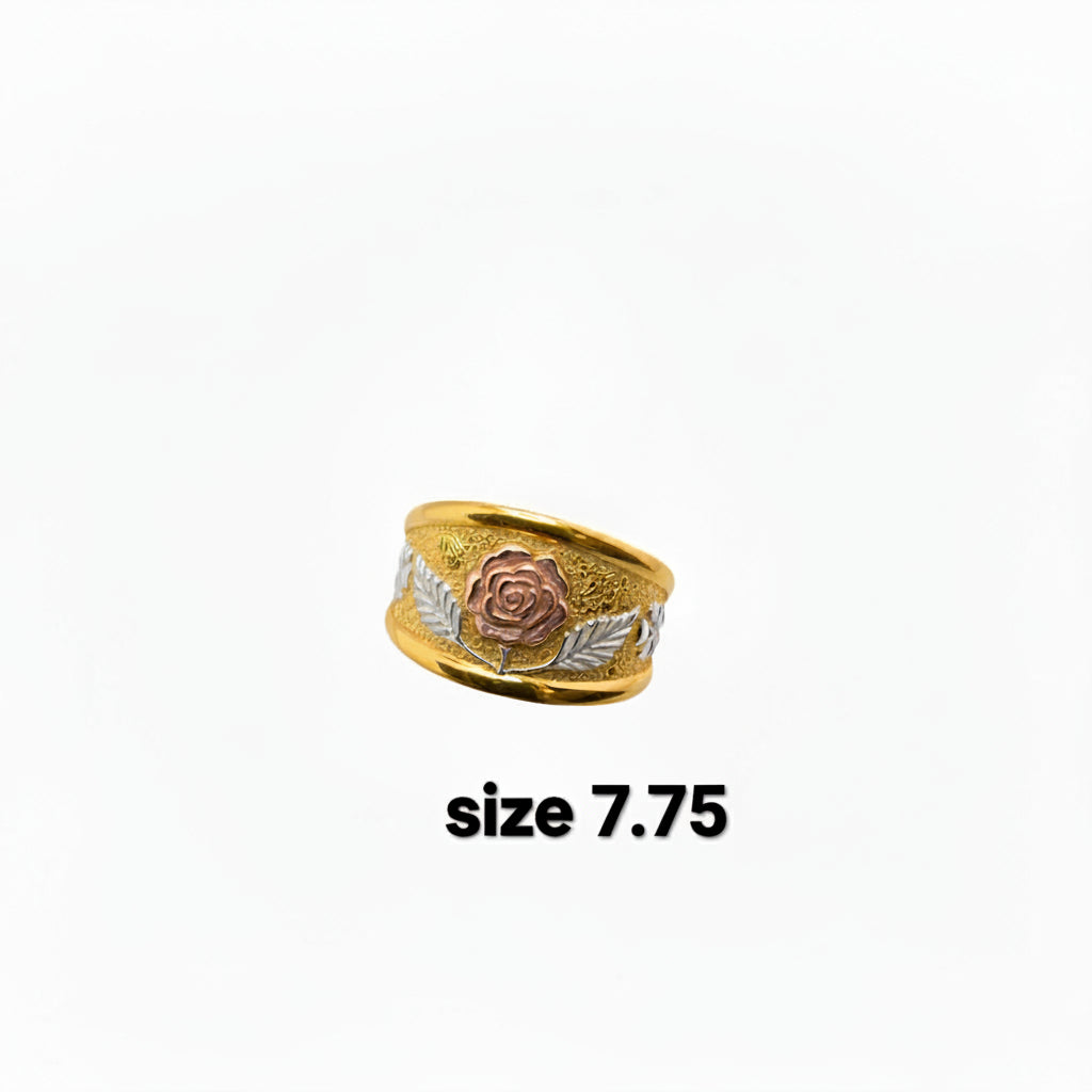 Anillo grueso de Oro 14K con rosa central tricolor y hojas texturizadas — TuOro