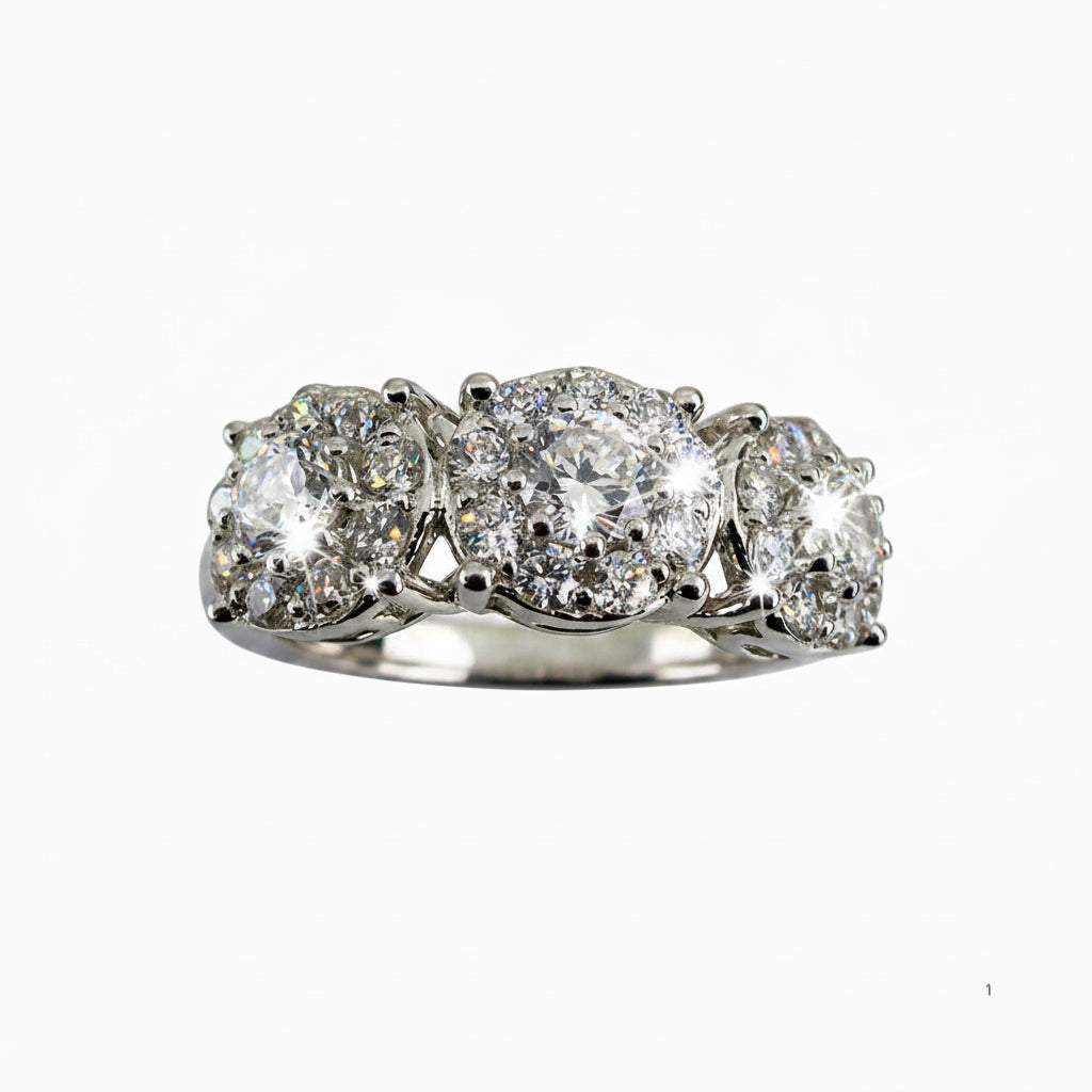 Anillo de promesa tres piedras de Plata 925 con circonias brillantes y acabado en rodio sobre fondo blanco, TuOro