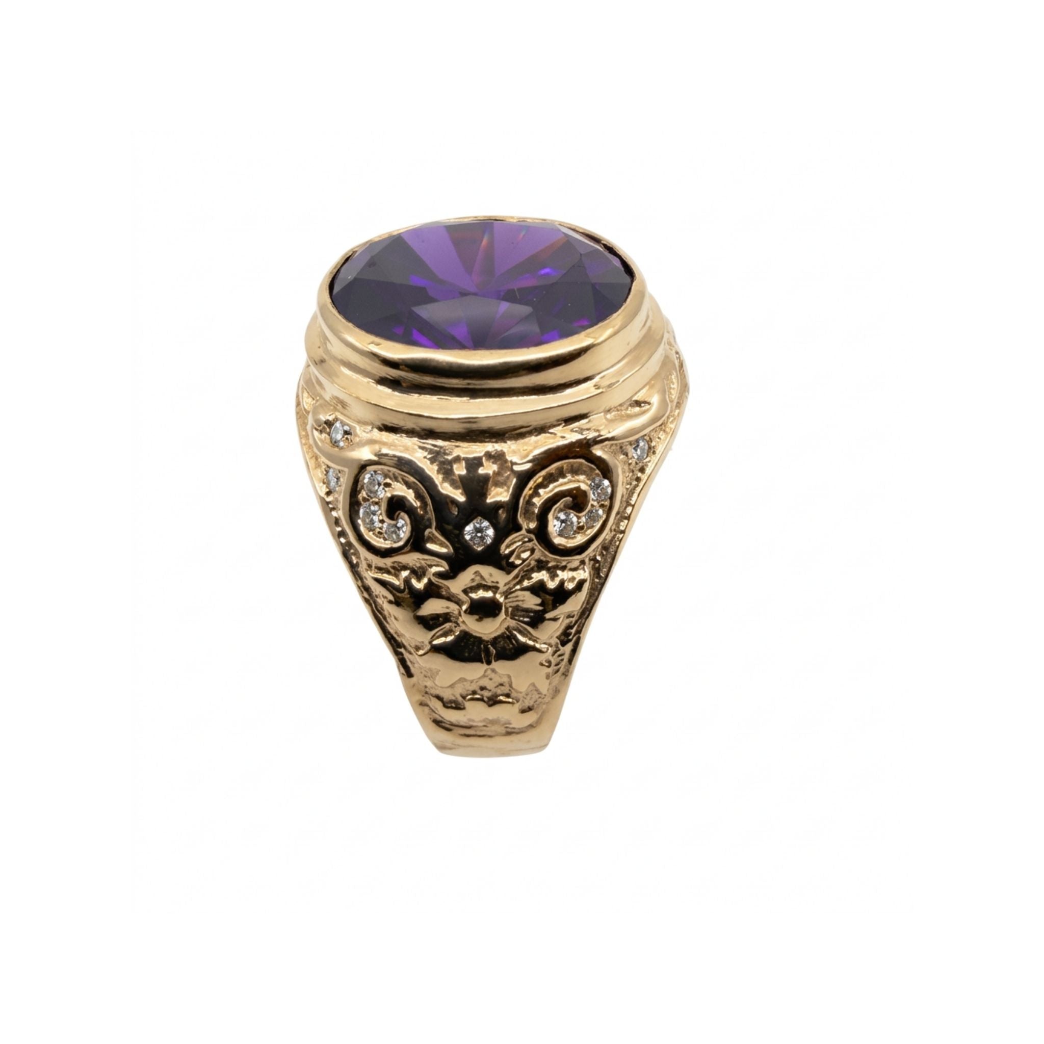 Anillos de Oro 10K para Hombre, variante Ovalada Amatista en vista lateral con circonia morada y detalles ornamentales.