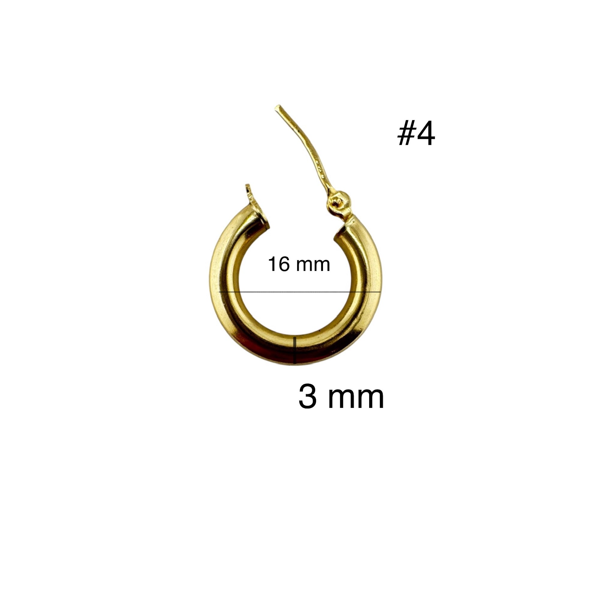Arete argollita para niños en oro 14K, diseño liso clásico. Medidas: 16 mm de diámetro y 3 mm de grosor. Elegante, seguro y cómodo, ideal para uso diario o regalo infantil.