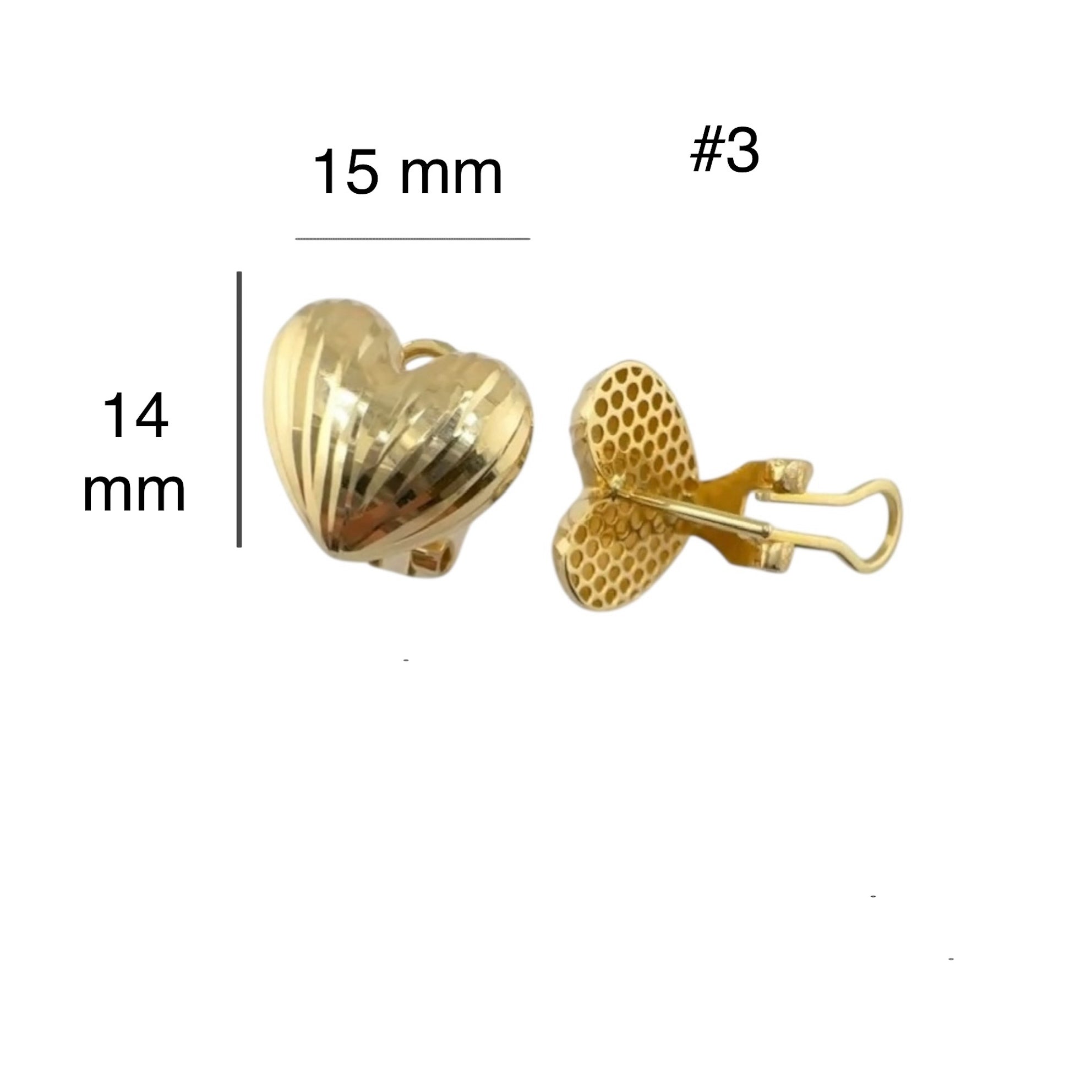 “Arete de botón corazón texturizado N.º 3 en oro 14k con cierre omega, medidas 14 x 15 mm, vista frontal y trasera”