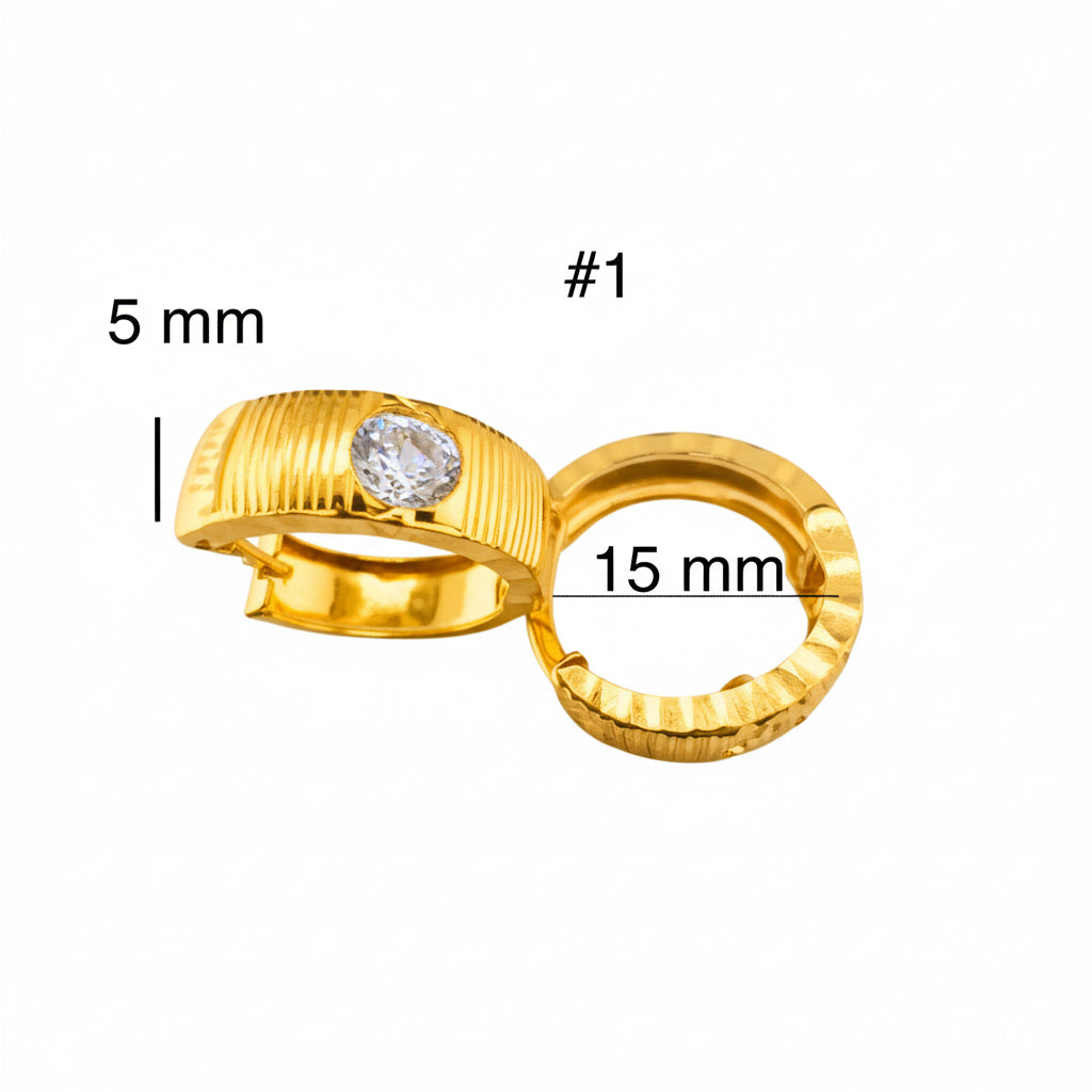 Arete huggie corto en oro 14K con diseño de línea diamantada y piedra blanca brillante, 5 mm de ancho.