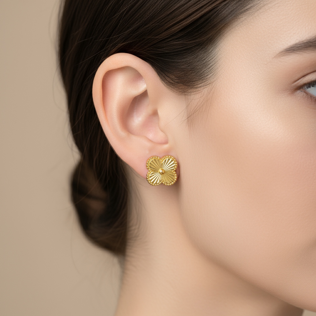 Aretes pequeños en oro 14K con cierre de rosca