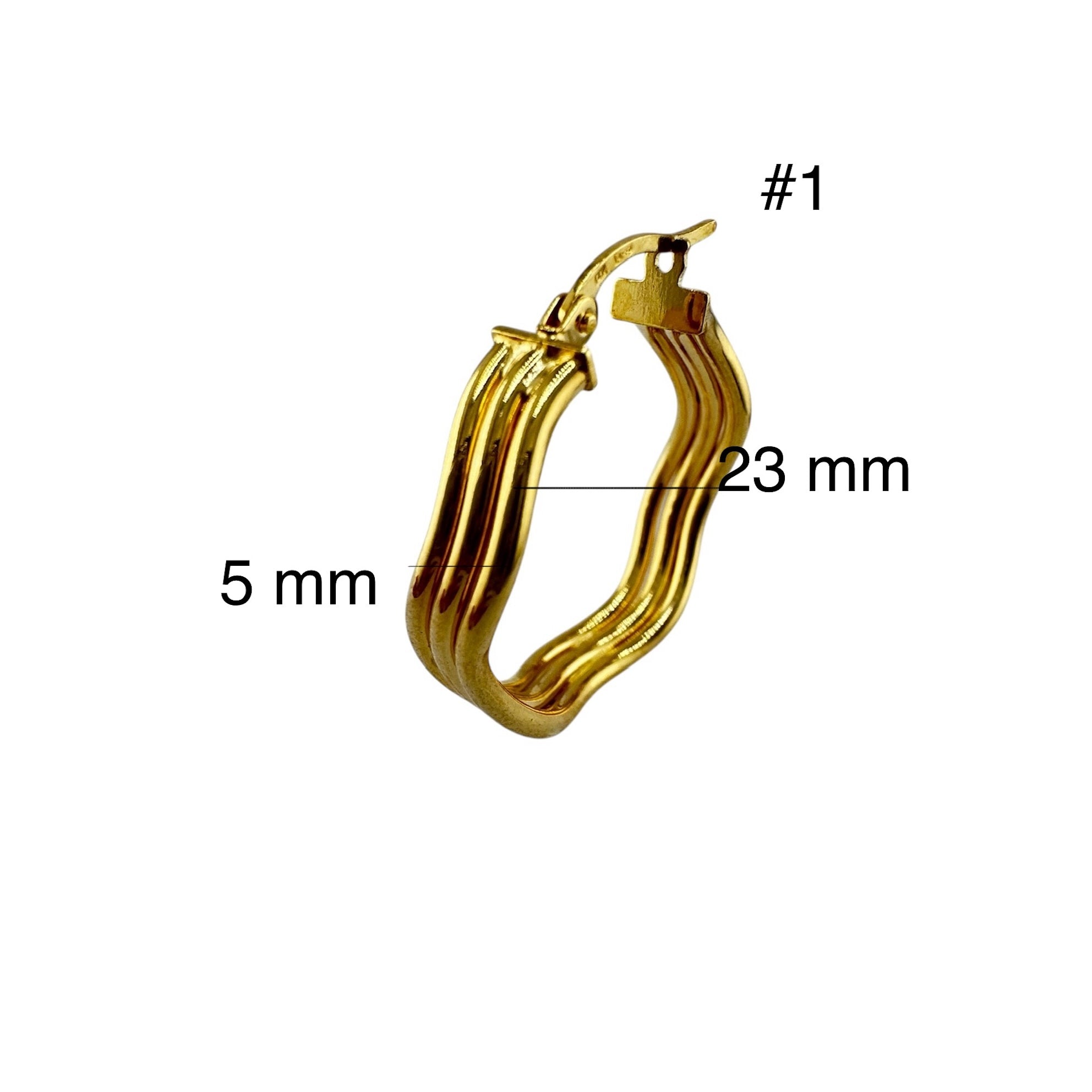 “Argolla en oro 14K con diseño de tres aros lisos, medida 5 x 23 mm, elegante y moderna.”