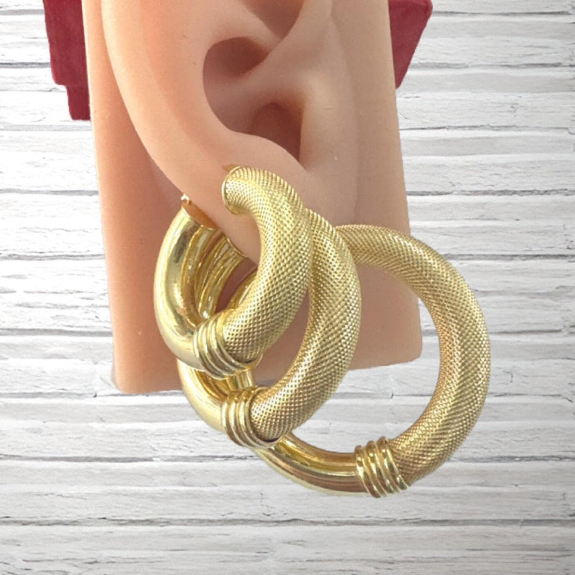 Argollas gruesas de oro 14K con acabado mixto: liso y satinado (6 mm) - Joyería TuOro