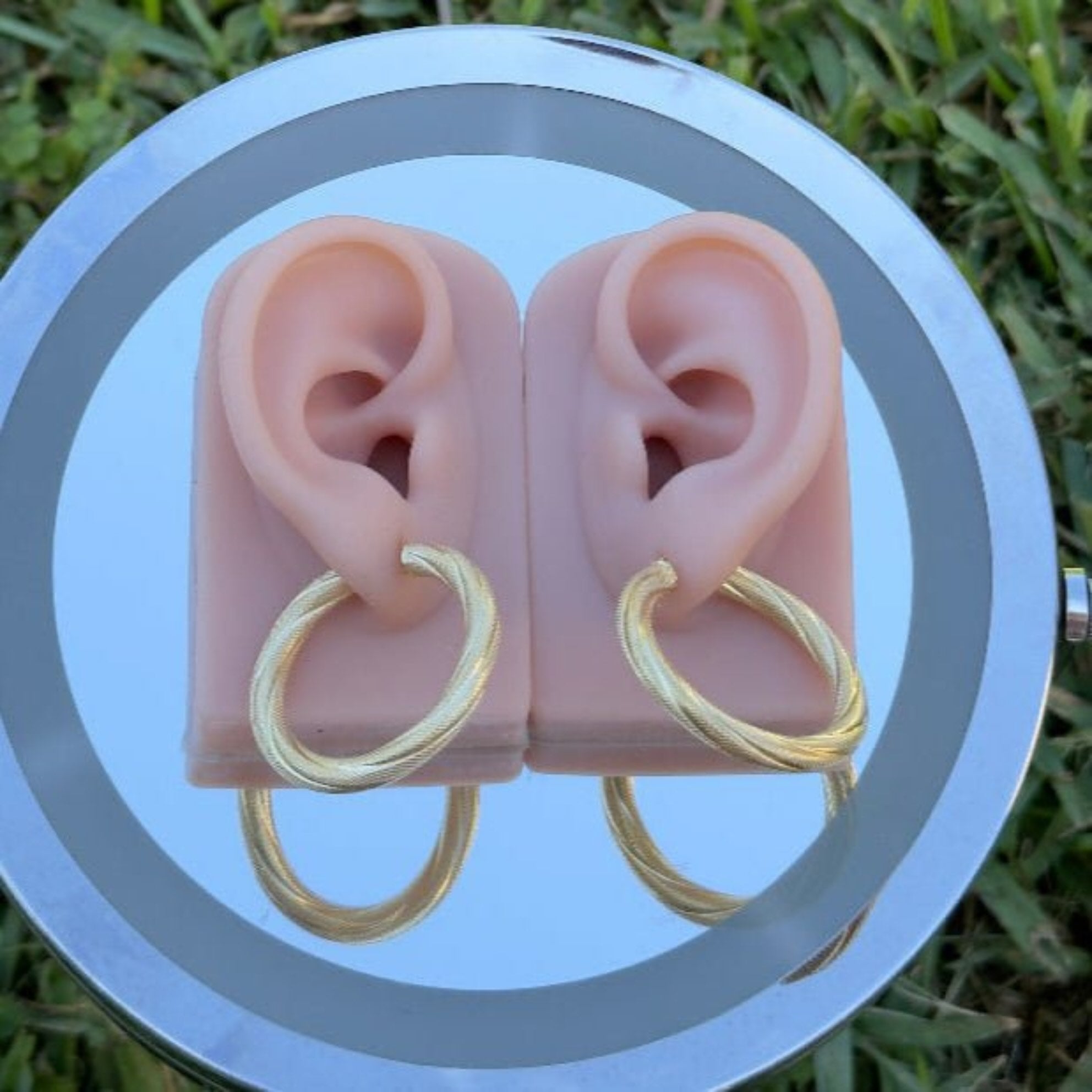 Argollas torcidas satinadas de oro 14K – Grosor 5 mm - Joyería TuOro