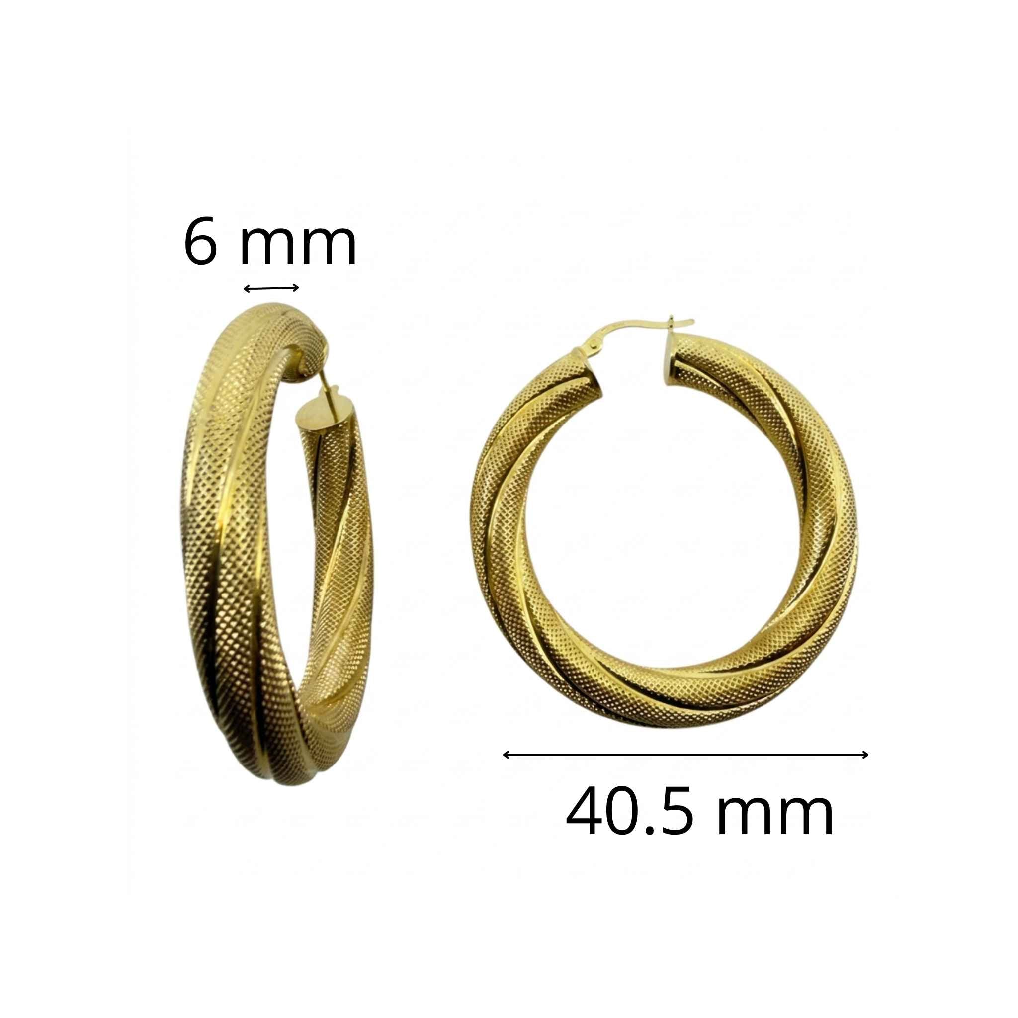 Argollas torcidas satinadas en oro 10K de 6 mm con vista frontal y lateral, diámetro aproximado de 40.5 mm.