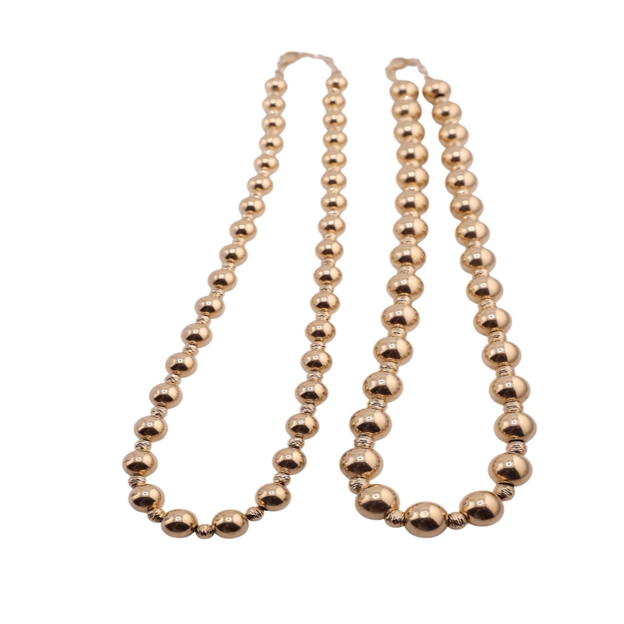 Collar de Bolitas en Oro 14K, lisas mostrando una comparacion en 8mm y 10 mm.