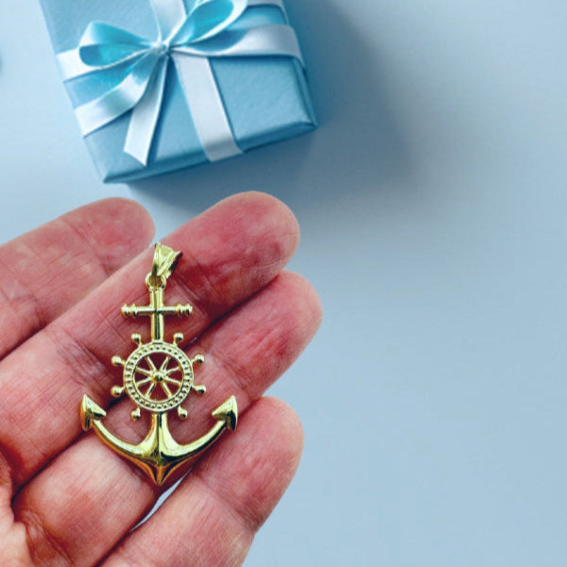 Dije de cadena con ancla - Joyería TuOro