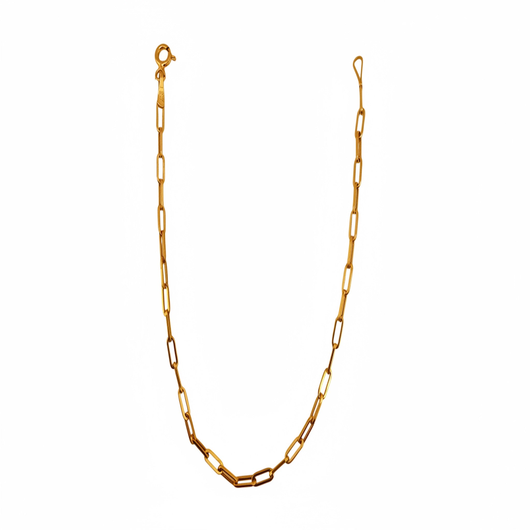 Pulsera Paperclip en Oro 14K 2.2 mm de 7.5 pulgadas sobre fondo blanco, estilo minimalista – TuOro