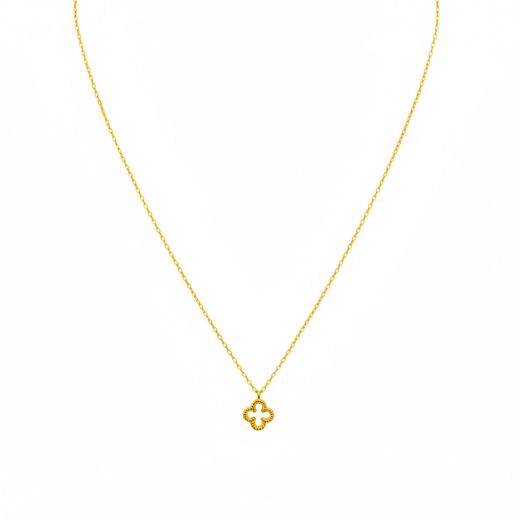 Collar tipo hilo en Oro amarillo 18K con dije de trébol 💛✨