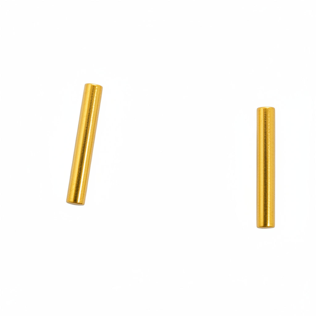 Aretes barra en oro amarillo 18K con cierre mariposa 💛✨