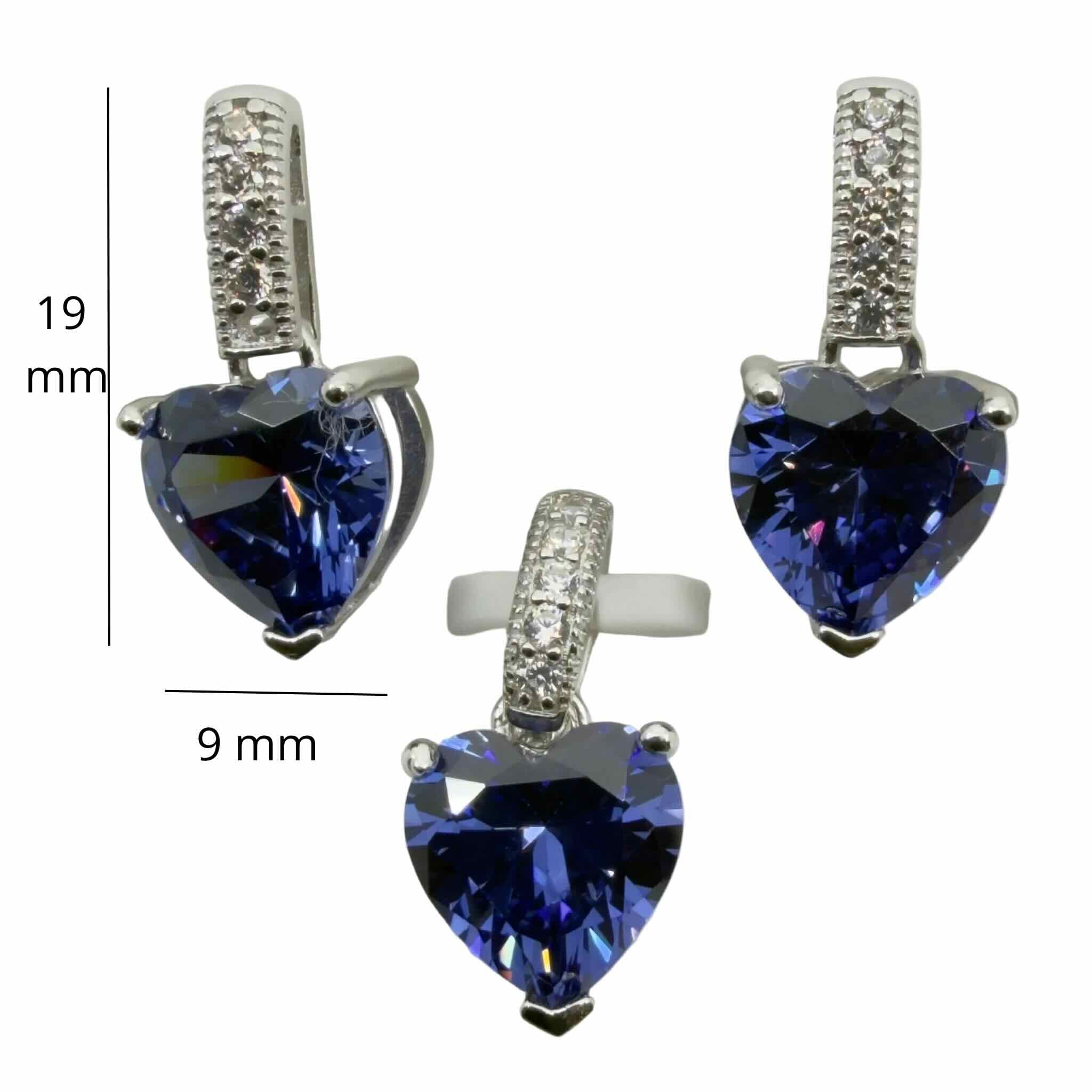 Set de Aretes y Dije en Plata 925 de TuOro con piedra azul en forma de corazón y medidas del producto, vista informativa frontal.
