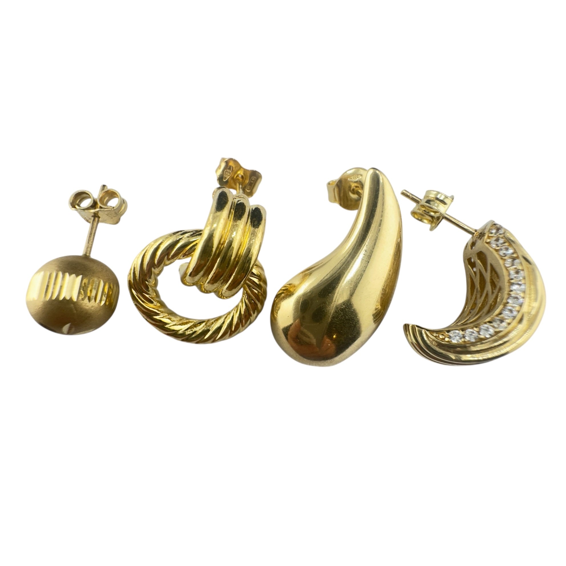 Variedad de aretes Medianos cierre mariposa en oro 14k ,de uso diario,por su elegancia.