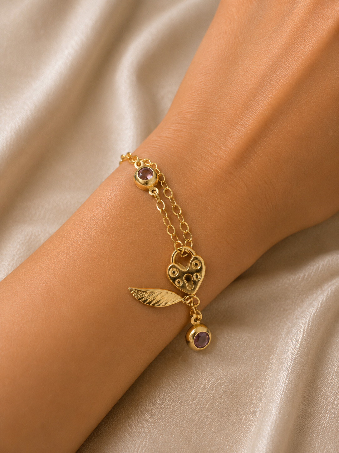 Pulsera de Oro 14K con Dijes Decorativos