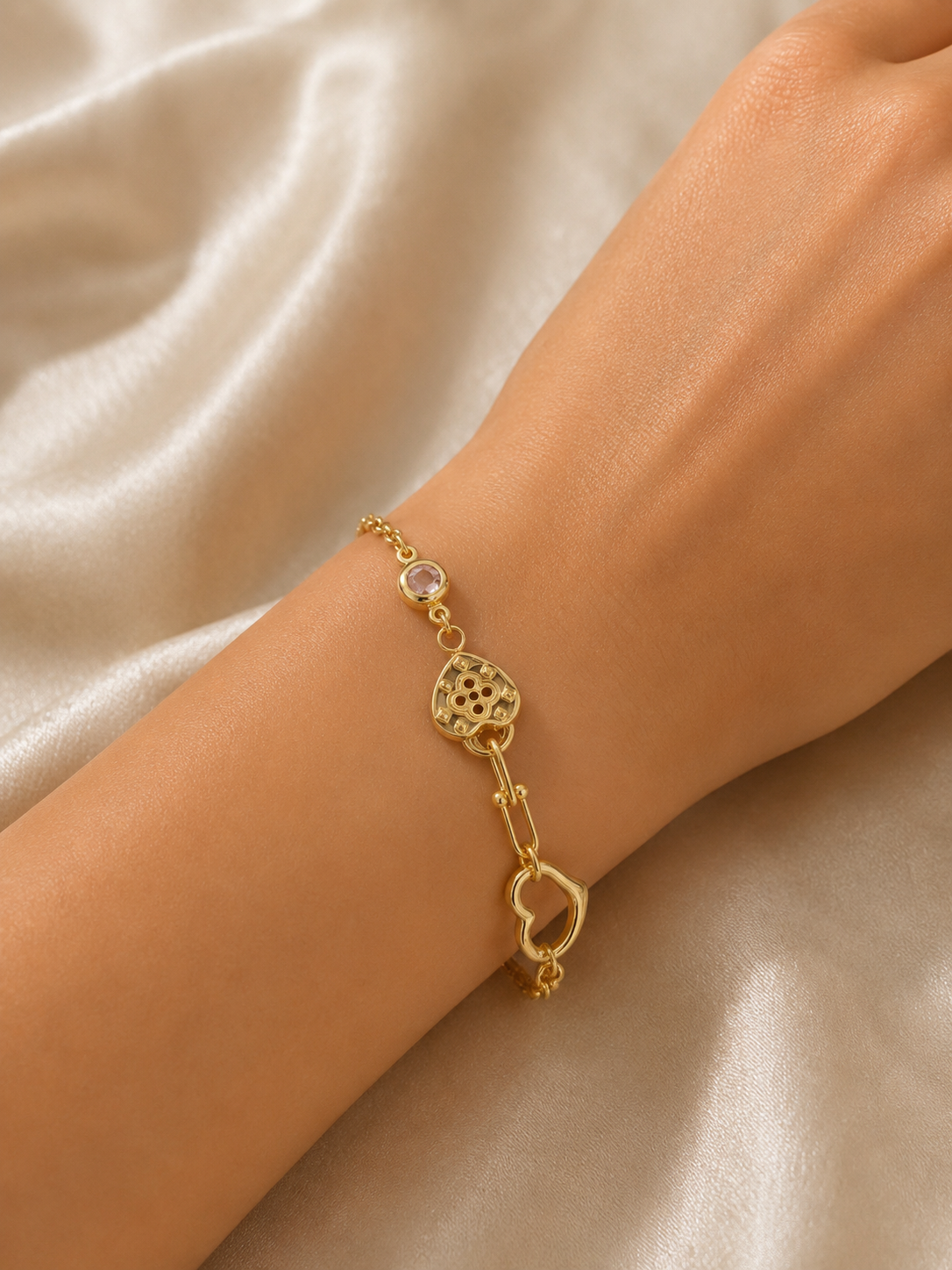 Pulsera de Oro 14K con Dijes Decorativos