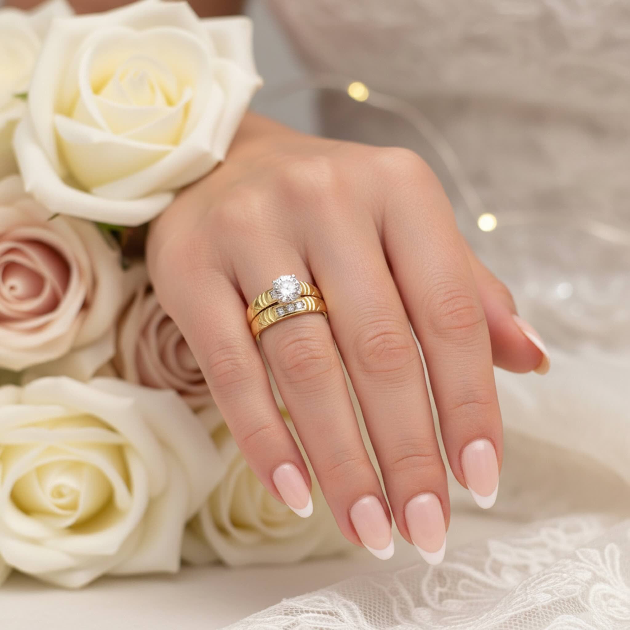 Anillo de compromiso moderno en Oro 14K con diseño doble aro y circonia cúbica blanca en escena elegante de TuOro