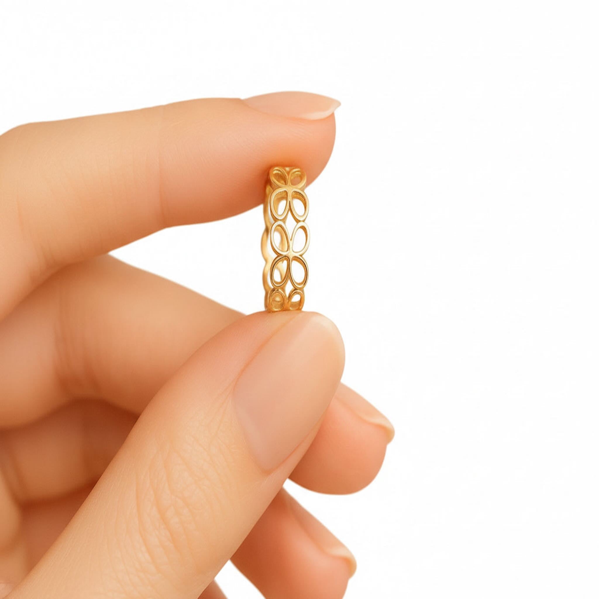 Anillo grueso de Oro 14K con diseño calado de hojas entrelazadas — TuOro
