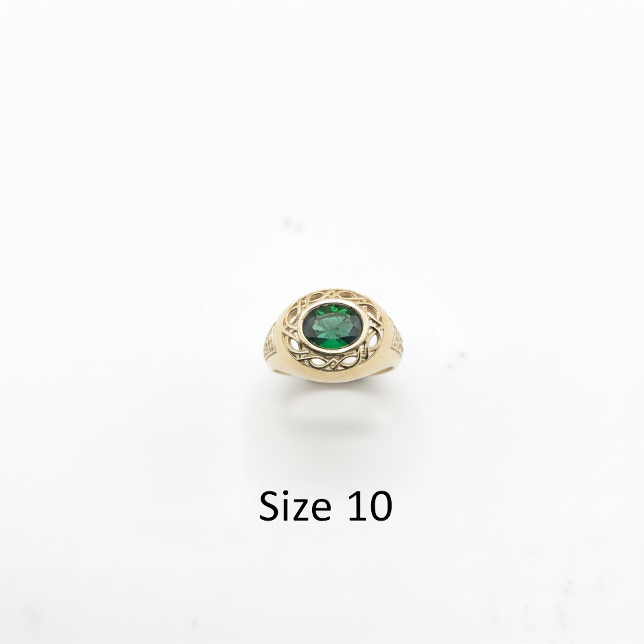 Anillo con circonia verde ovalada en Oro 14K estilo sello talla 10 - TuOro