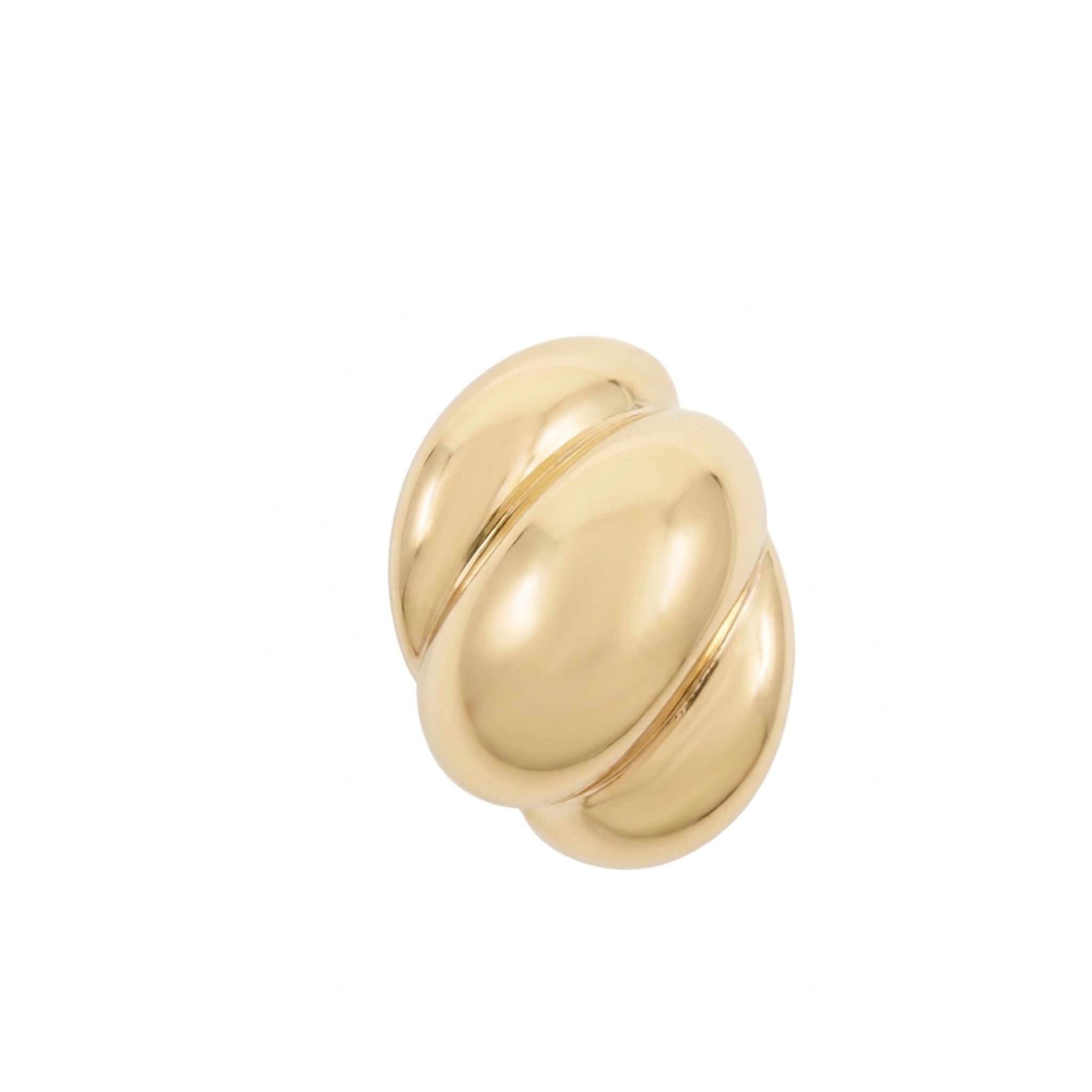 Anillo llamativo en Oro 10K TuOro® con diseño voluminoso de curvas pulidas y acabado brillante, vista frontal sobre fondo blanco.