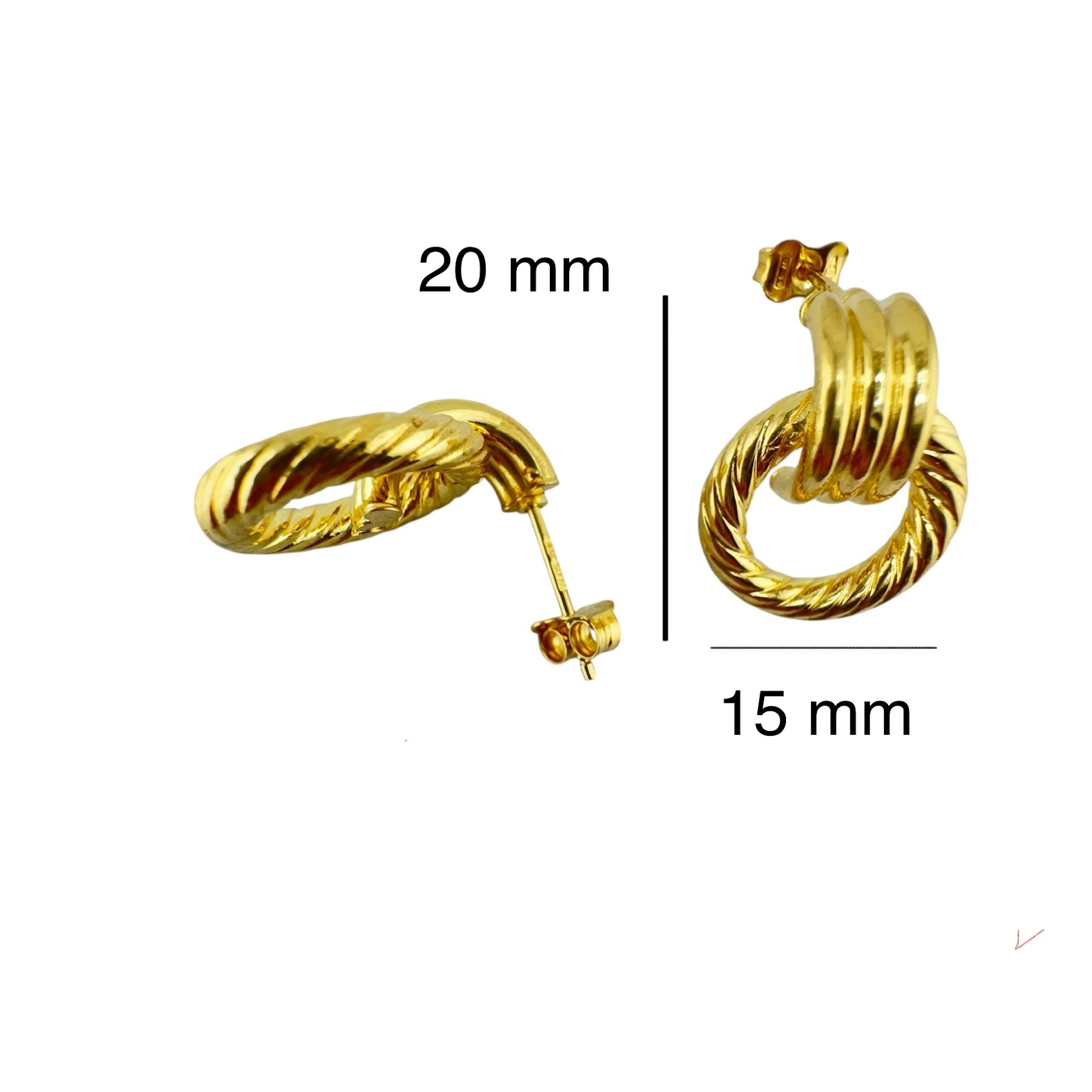 Arete de oro 14K en forma de aro múltiple con textura torcida, presentado con medidas de 20 mm de alto y 15 mm de ancho para referencia precisa

