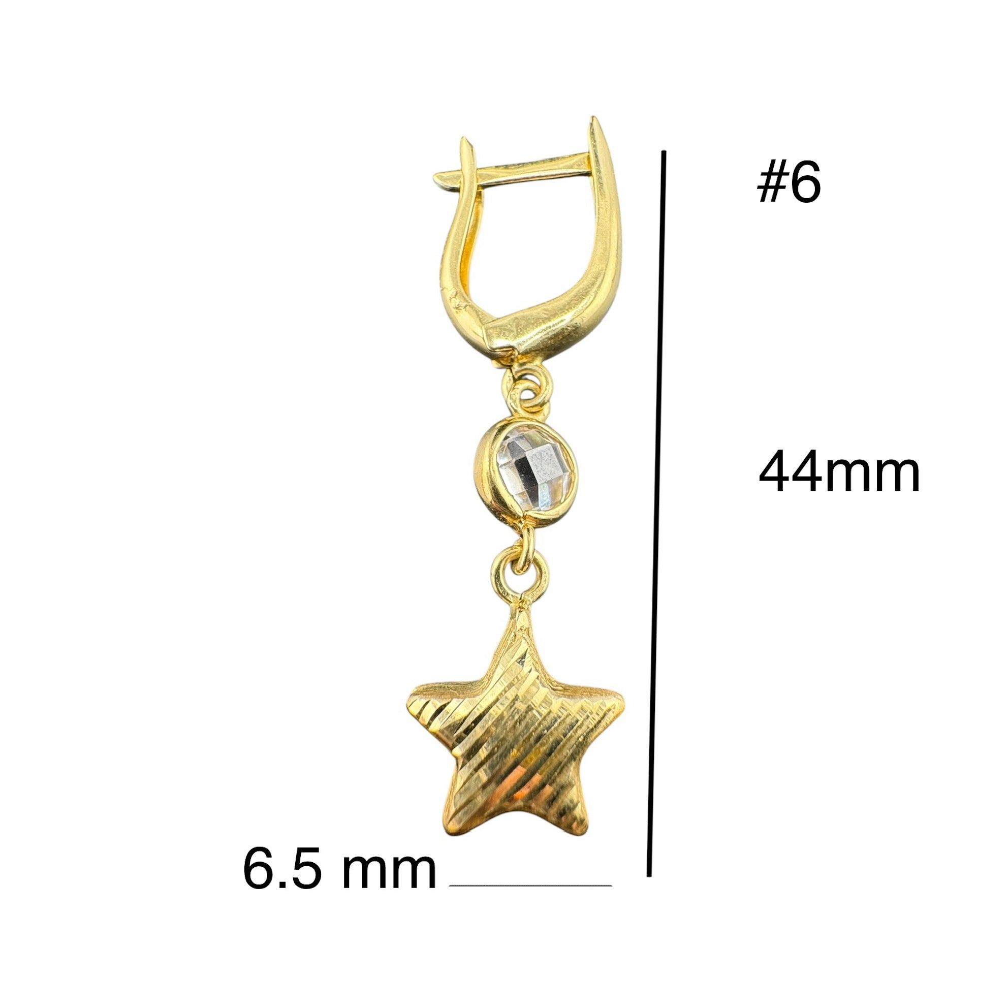 Arete largo con cierre catalán en oro 14k diseño colgante de estrella estriada con circonia, medidas 44 mm de largo por 6.5 mm de ancho