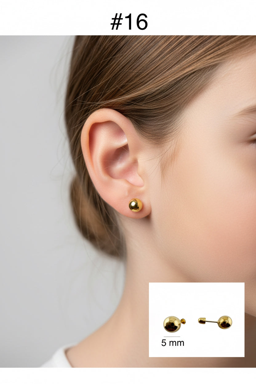 Arete pequeño en oro 14K con cierre de rosca, diseño clásico de bola lisa de 5 mm, elegante y seguro para uso diario, TuOro.