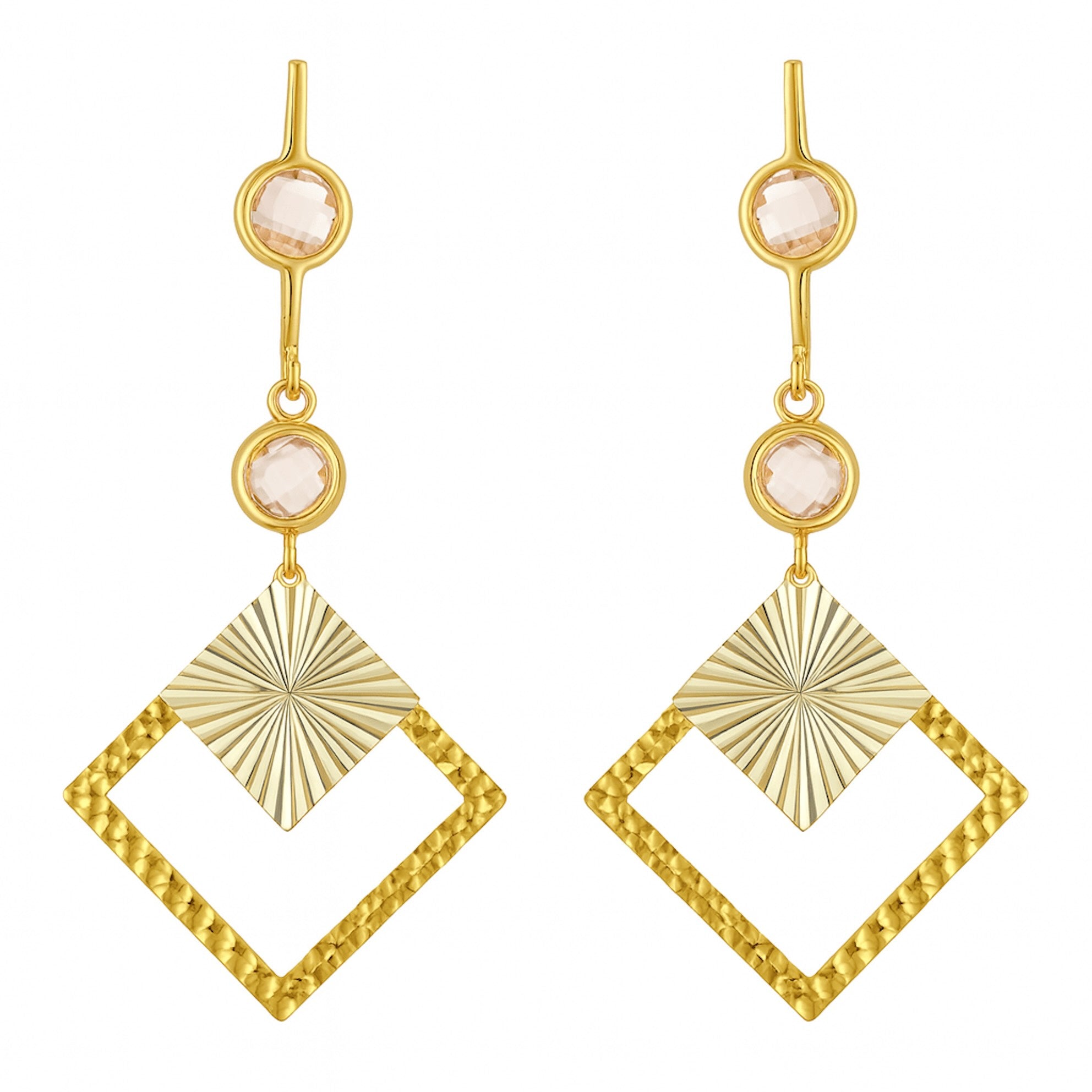 Aretes largos con cierre catalán en oro 14k diseño de doble rombo colgante martillado con circonias redondas elegantes