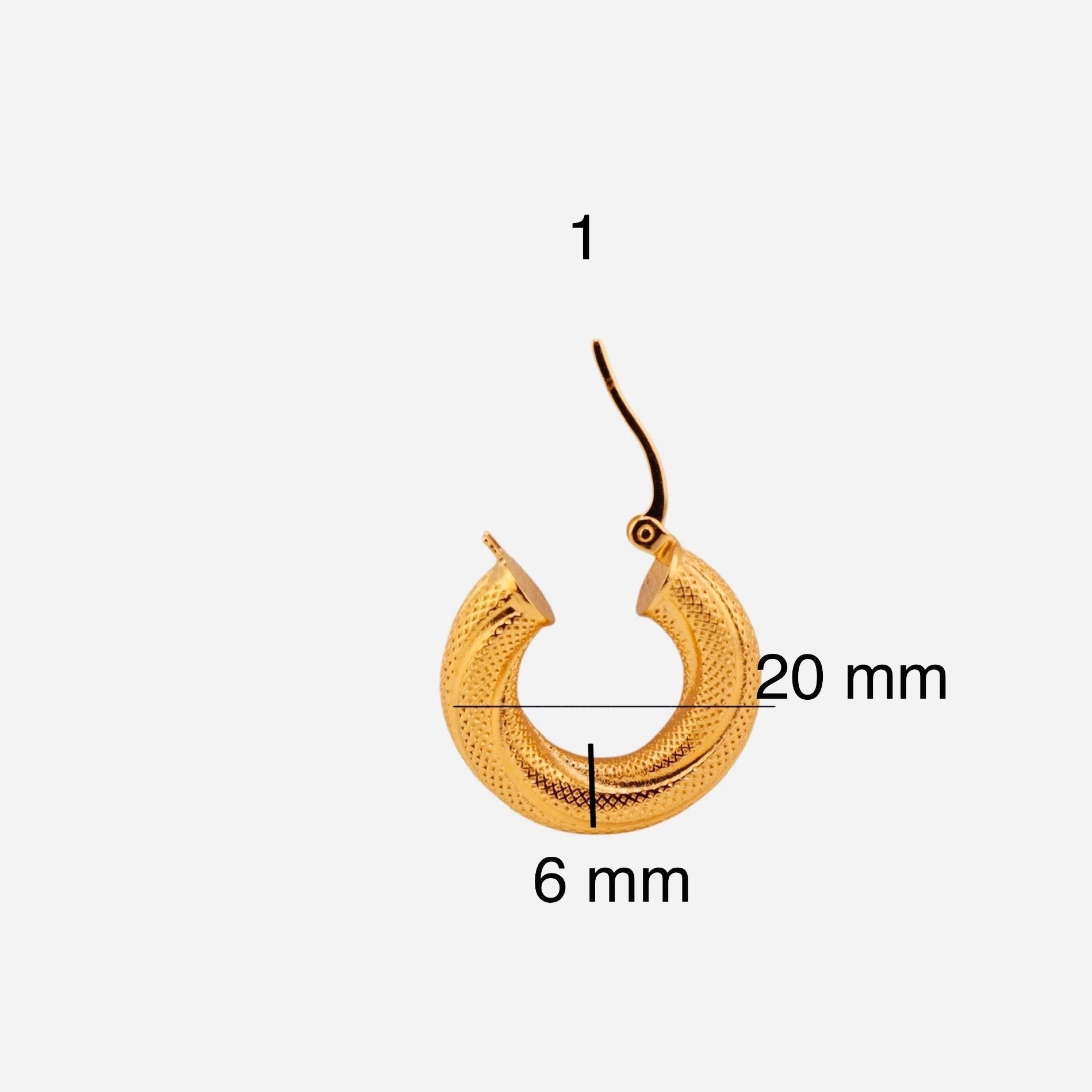 Argolla torcida satinada en oro 14K, 6 mm de grosor y 20 mm de diámetro, tamaño pequeña