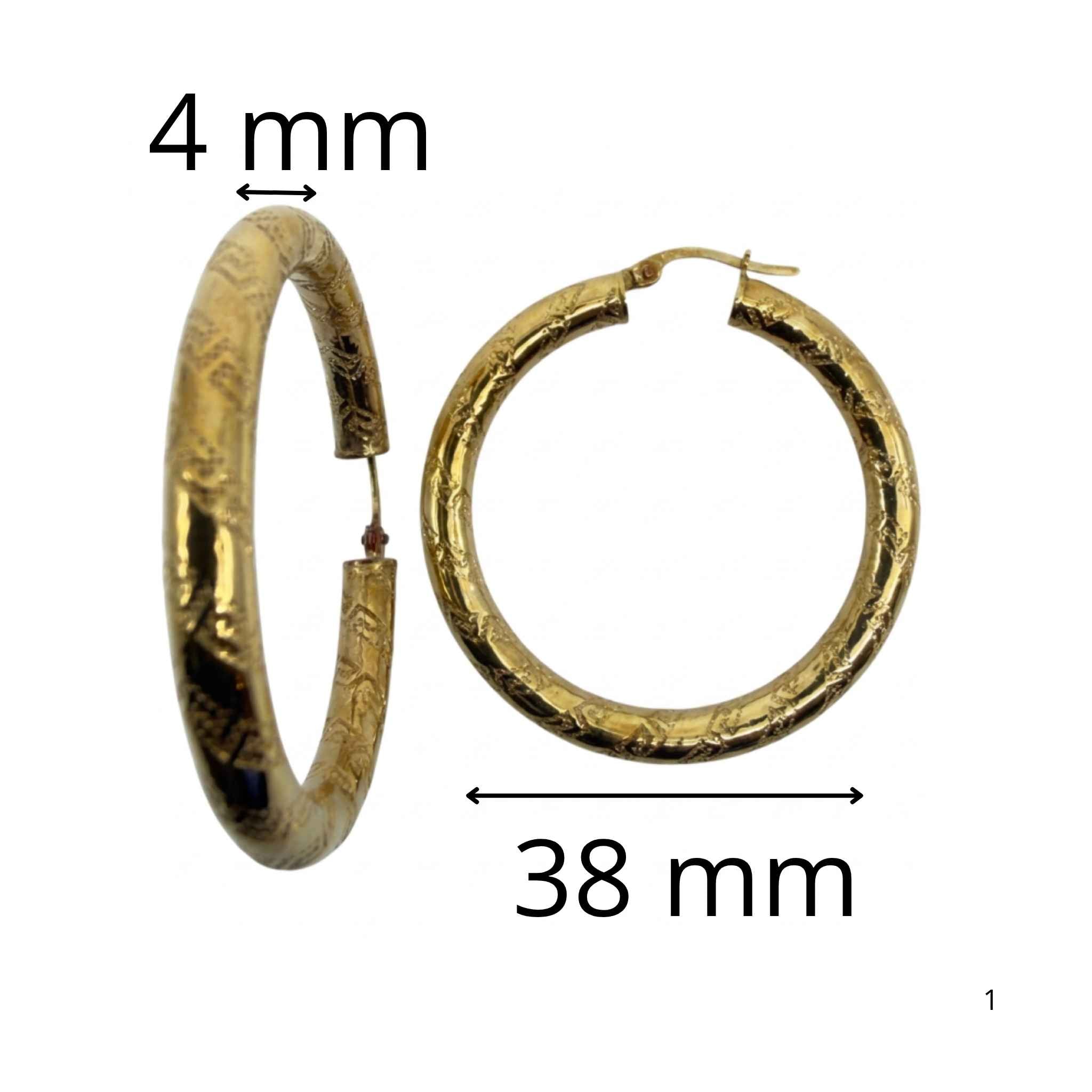 Argollas torcidas con textura en oro 10K de 4 mm de grosor y 38 mm de diámetro, mostradas de frente y de perfil.