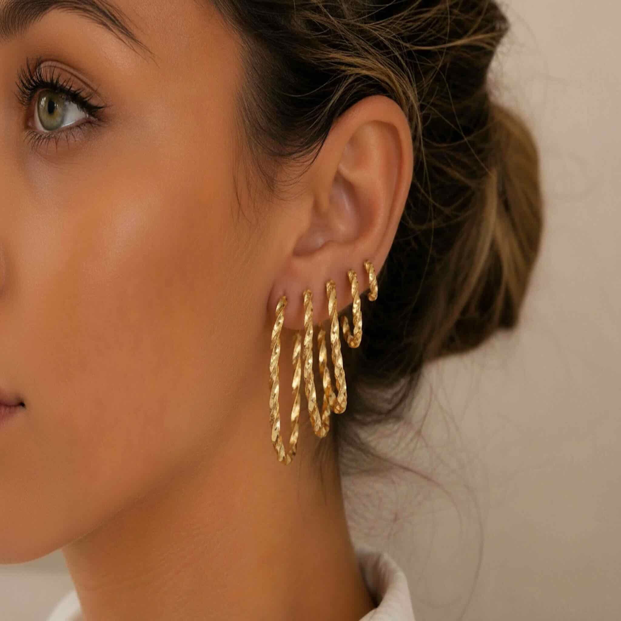 Twisted Hoop Earrings in 10K Gold – 4 mm Width