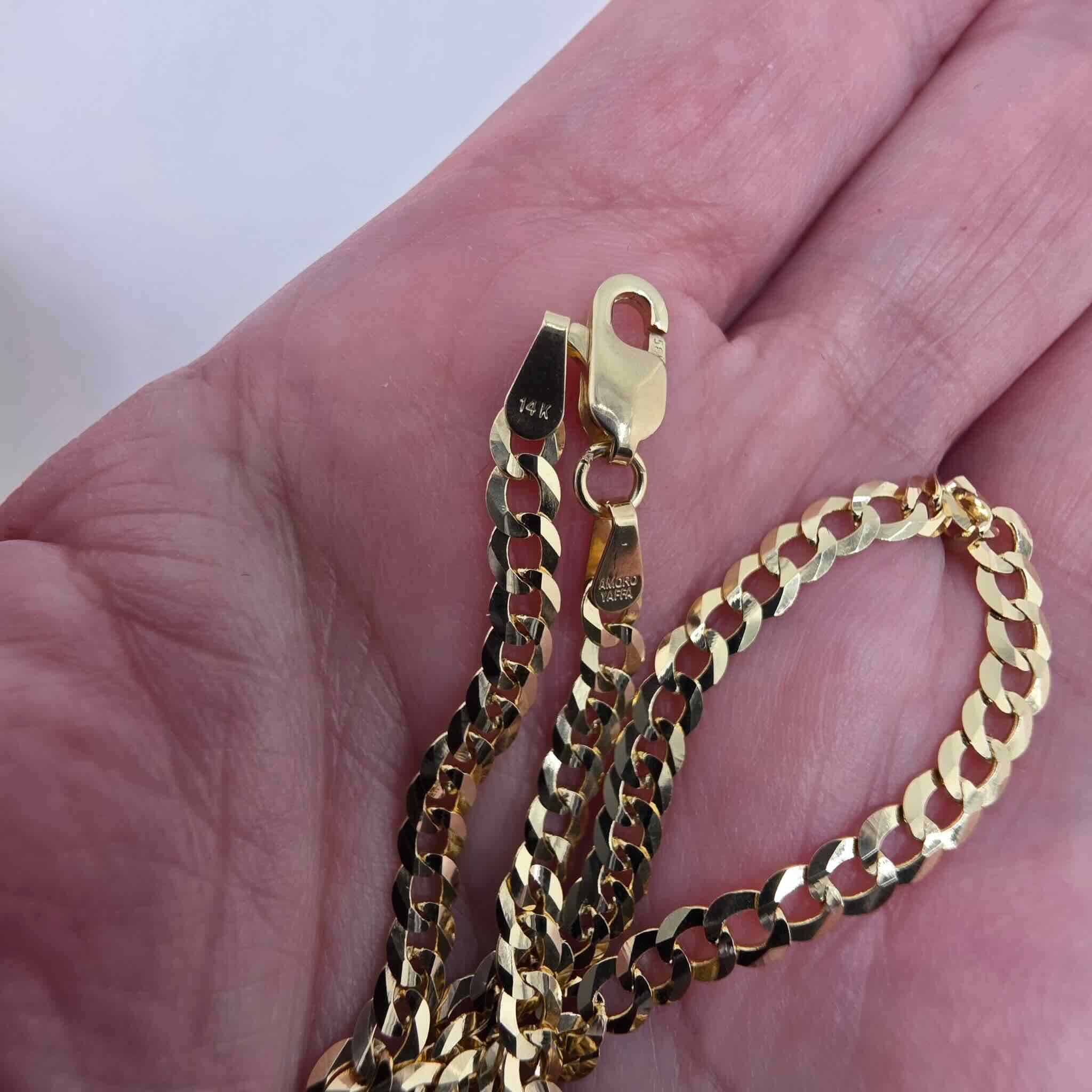 Detalle del eslabón de la cadena cubana italiana de 3.7 mm en Oro amarillo 14K, TuOro.