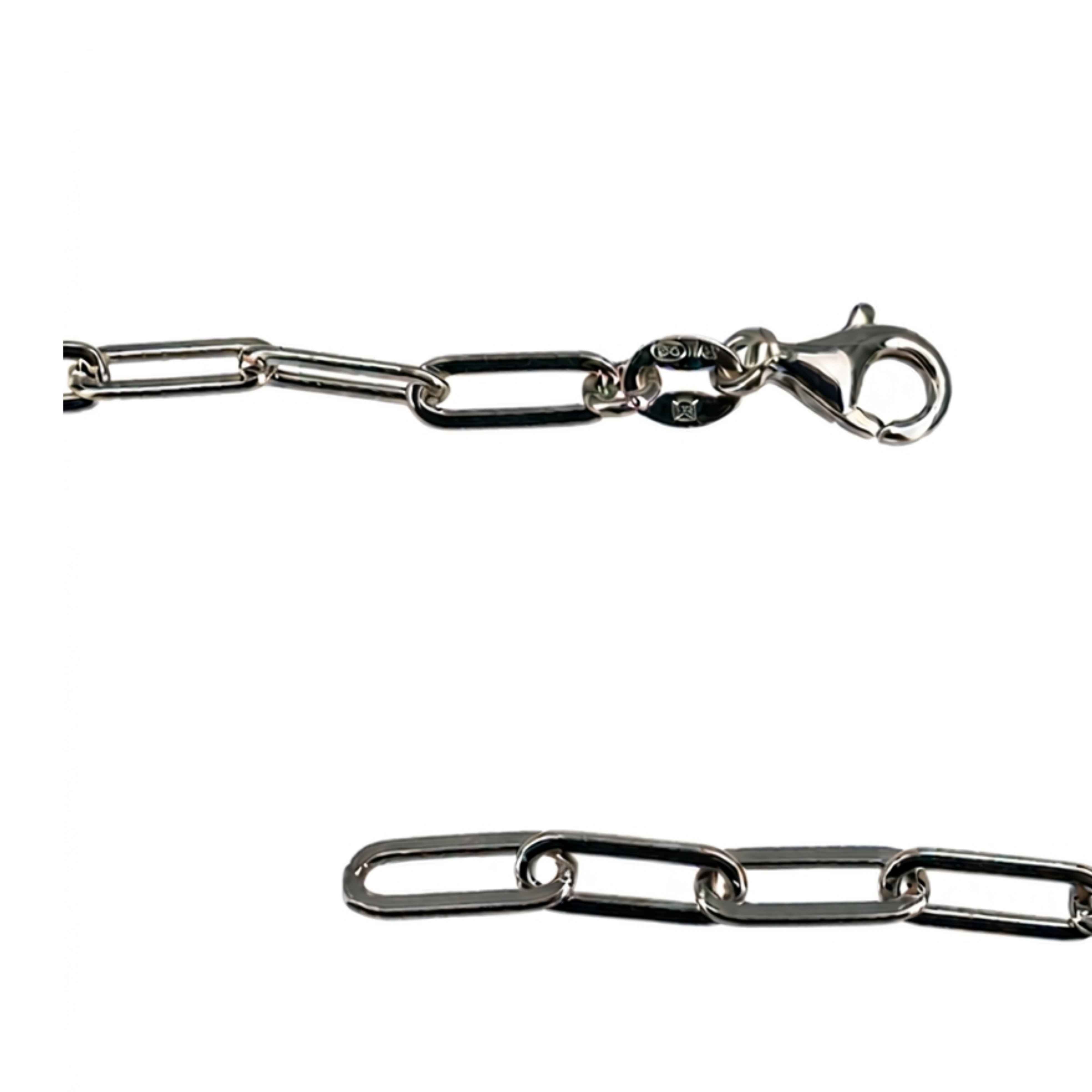 Cadena Paperclip con rodio de Plata 925 de 3.2 mm de TuOro mostrando detalles del cierre sobre fondo blanco con acabado brillante tipo rodio.