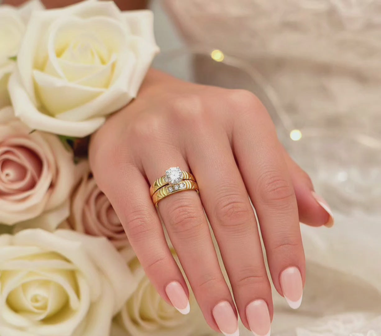 Video corto de Anillo de compromiso moderno en Oro 14K con diseño doble aro y circonia cúbica blanca en múltiples vistas de TuOro