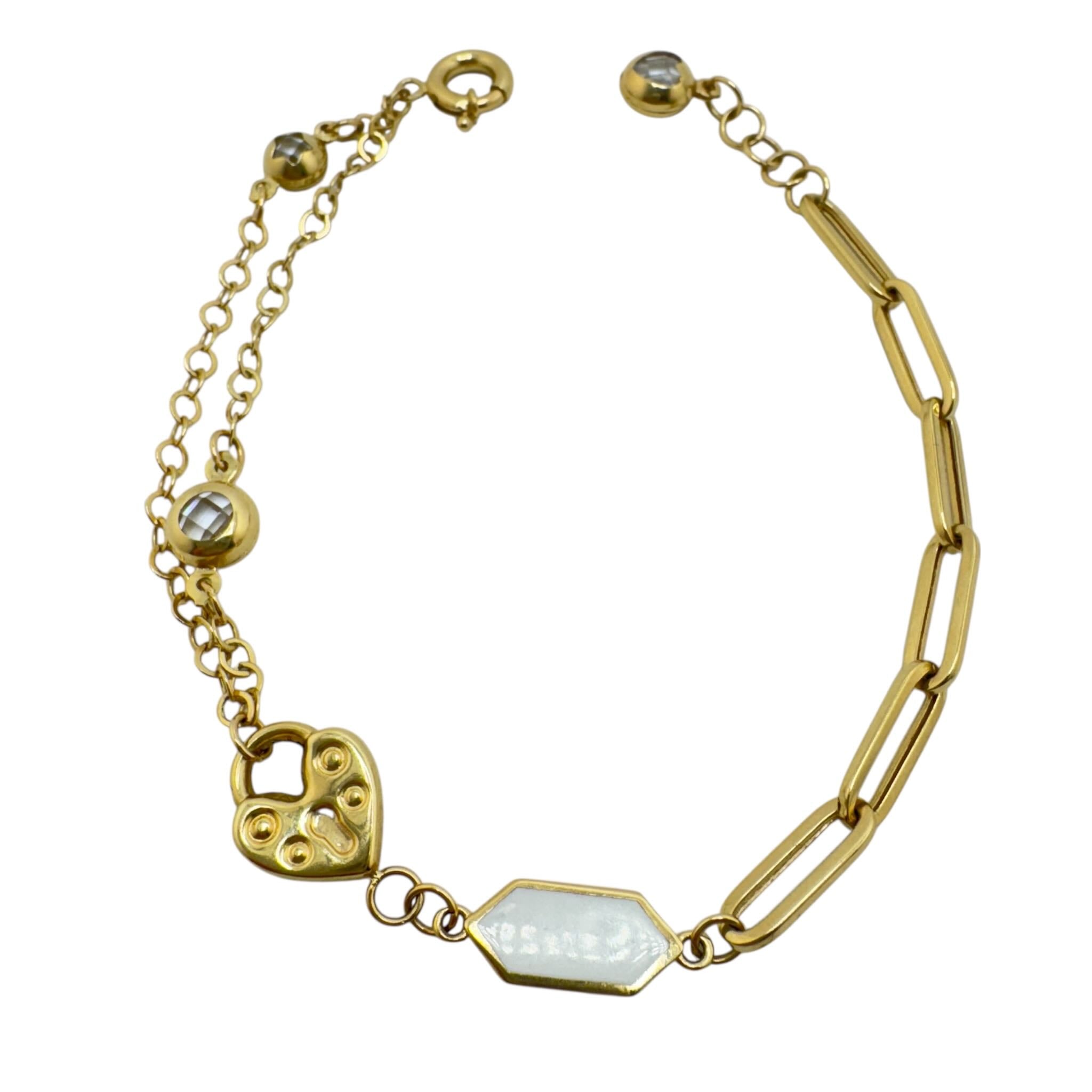 Pulsera de Oro 14K con candado y hexágono blanco decorativo de TuOro, diseño elegante con dijes combinados.