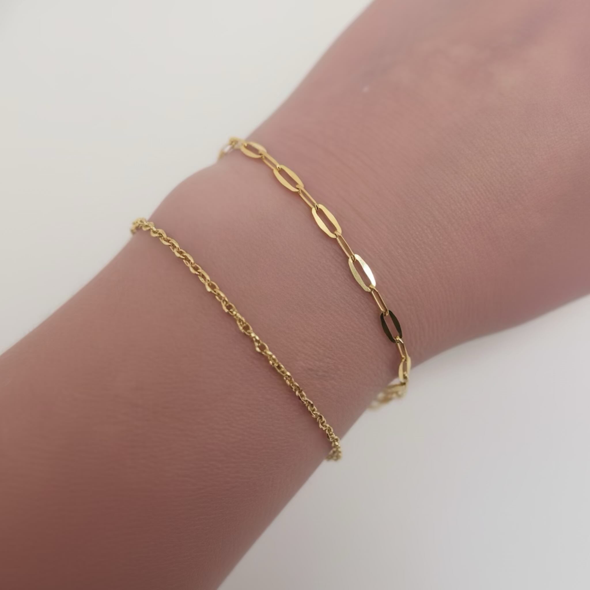 Pulsera de Oro 14K para mujer diseño Café y Rolo usada en la muñeca – TuOro