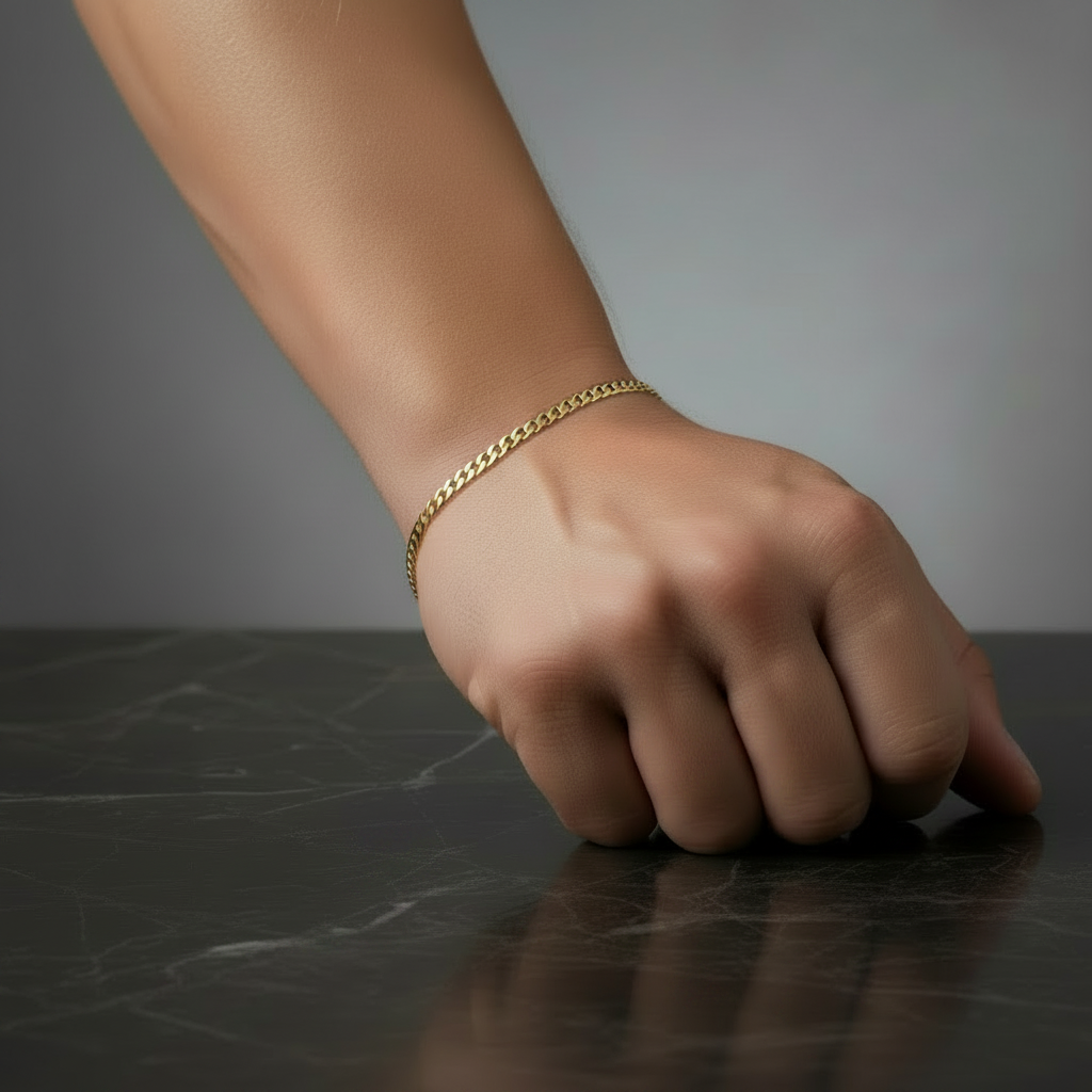 pulsera mano de un hombre 