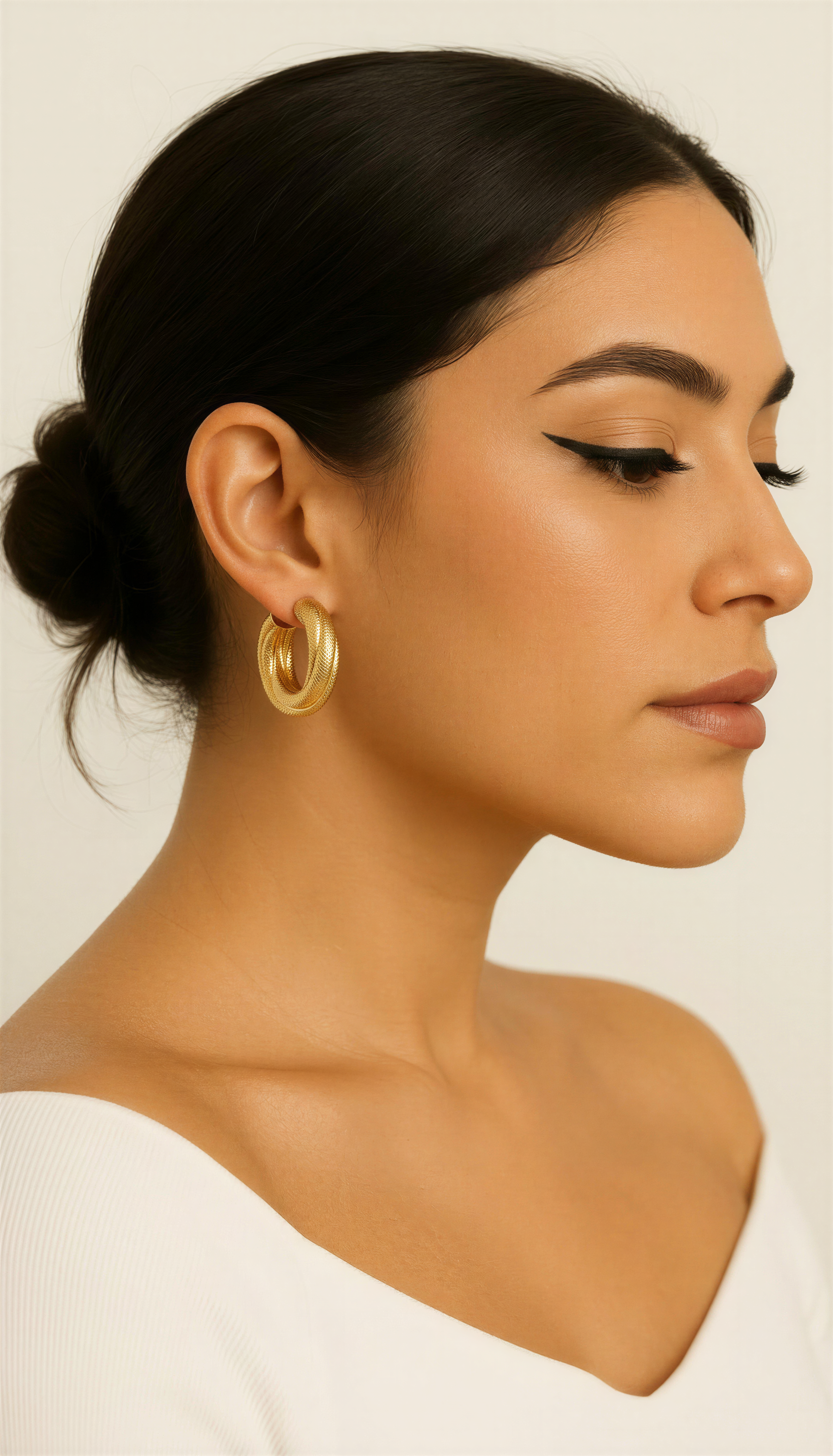 Argollas torcidas satinadas de oro 14K – Grosor 6 mm