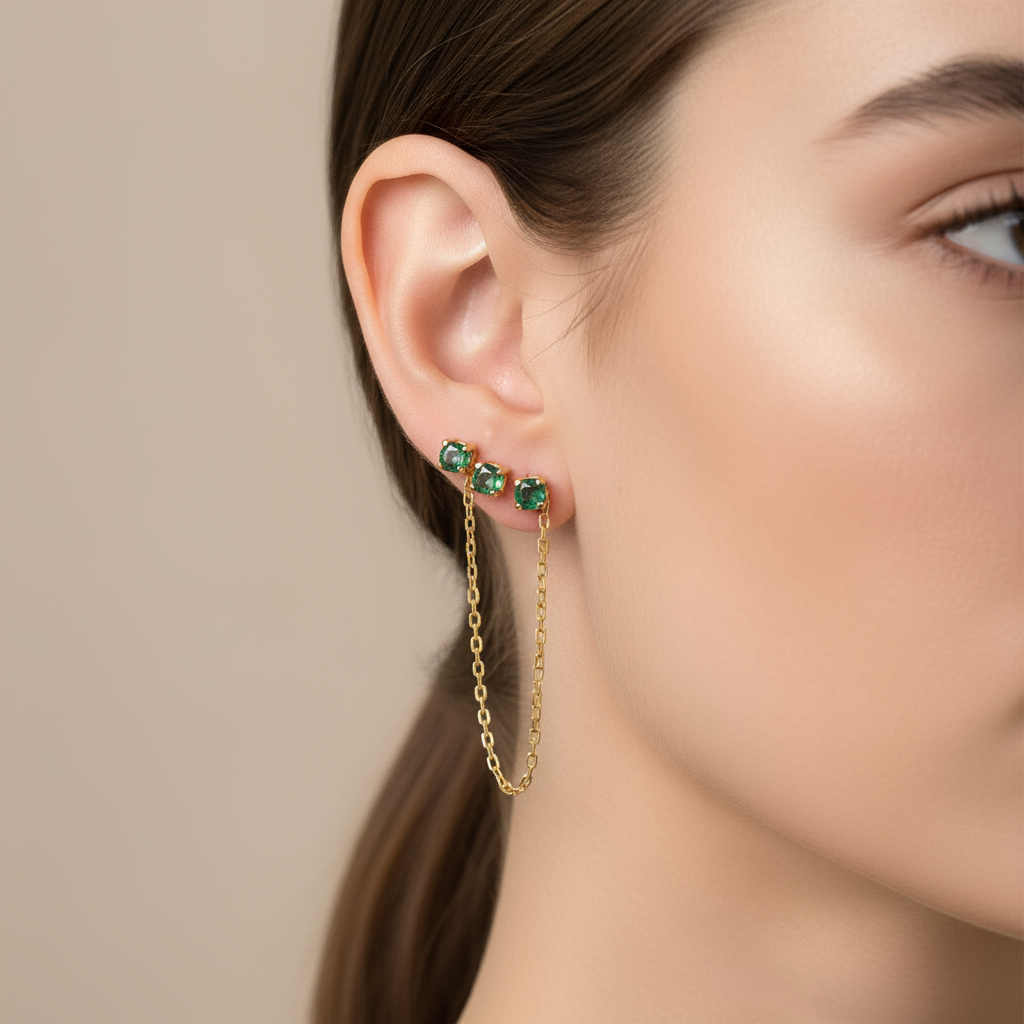 Aretes dobles con esmeraldas genuinas y cadena en Oro amarillo 18K 💛💚✨